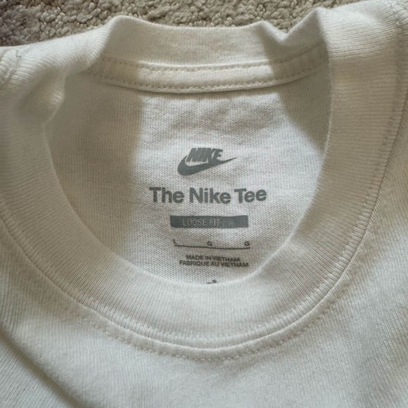BUNDLE Nike t-shirts Youth XL and Nike SB Youth L - like new - Picture 6 of 6